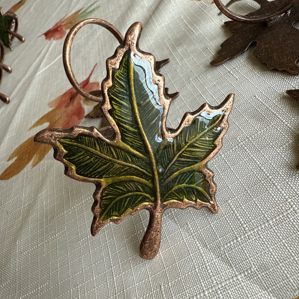Vintage 4 Napkin Rings Green Maple Leaf & Brass - Beautiful‎